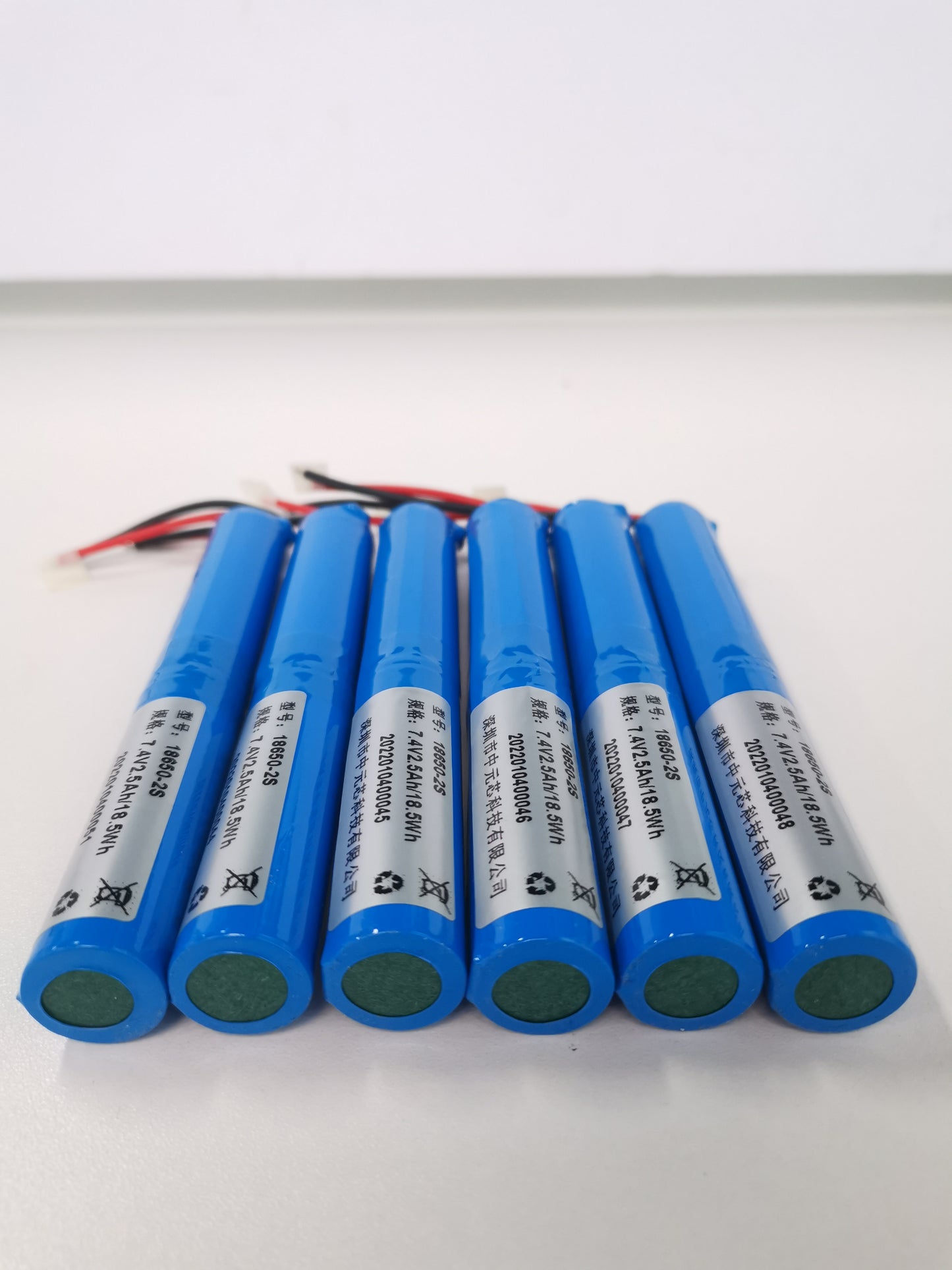 3.7V 4000mAh  7.4V 2500mAh