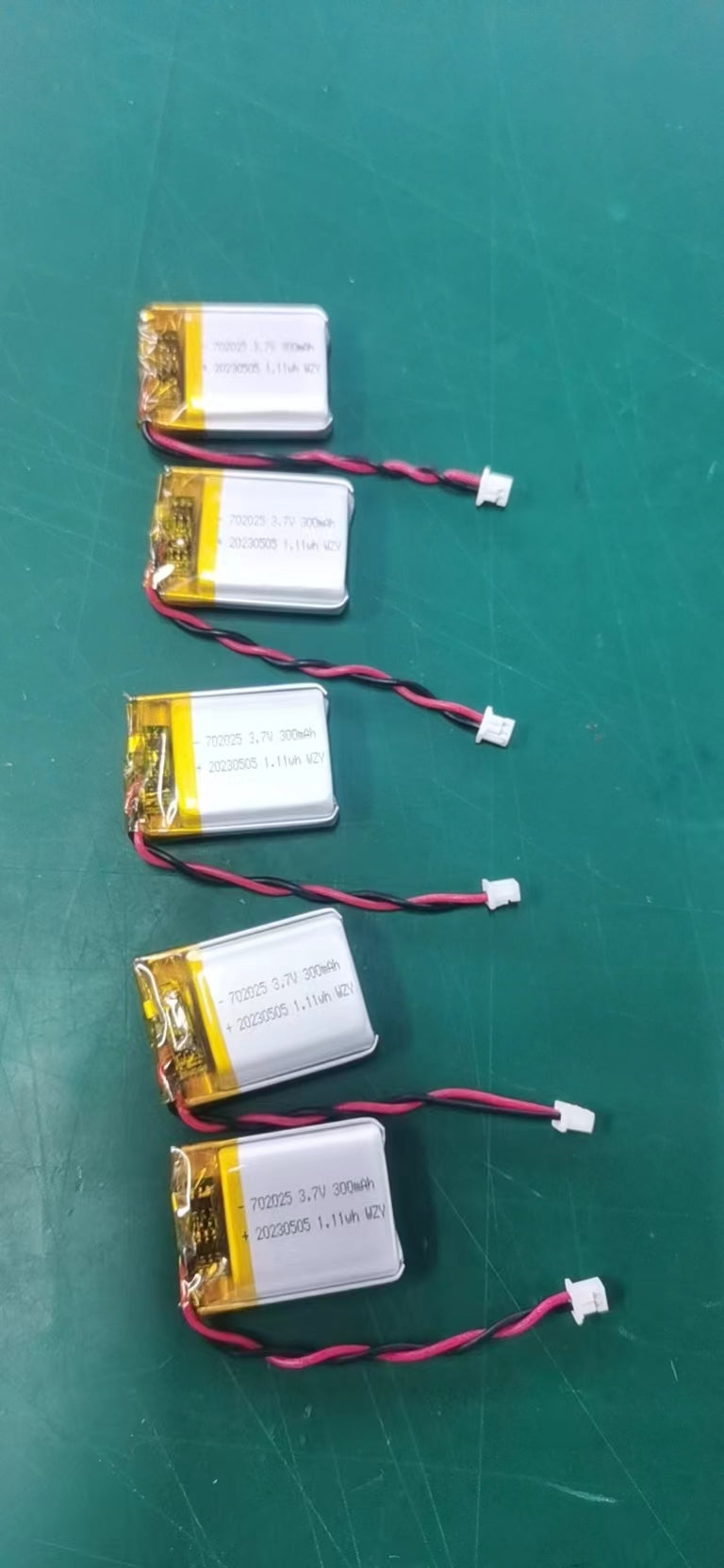 702025 3.7V 300mAh